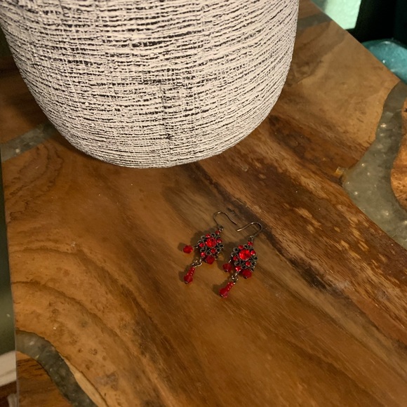 EUC Dainty Earrings - Picture 2 of 2